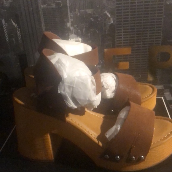 Open toe - Picture 2 of 5